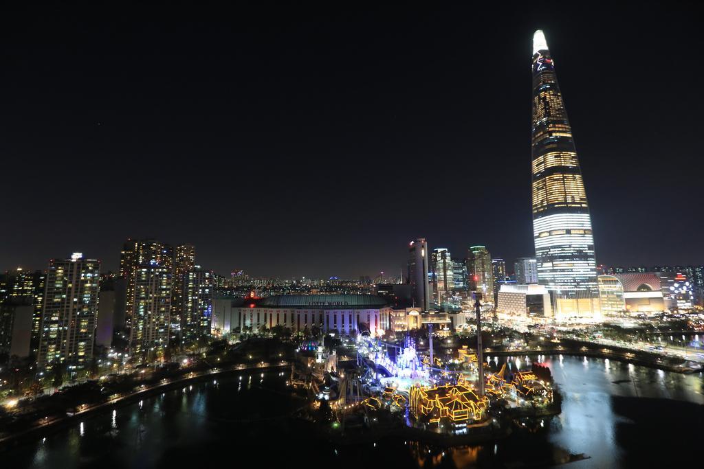 Lotte World Lake View Loft Сеул Екстериор снимка
